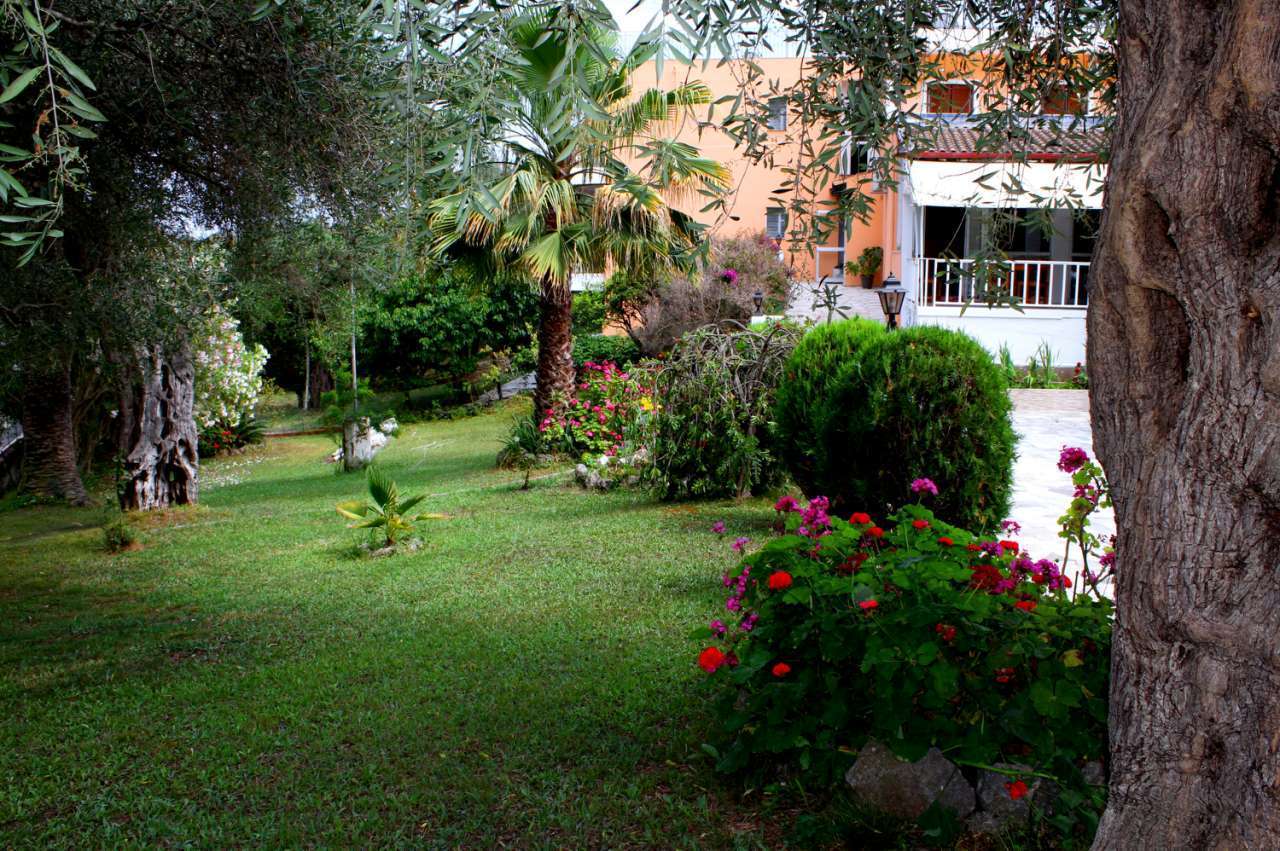 Tina Hotel Limni  Exterior photo